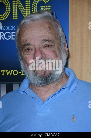 Stephen Sondheim en apparence en magasin pour nous déambulons le long rouleau : 2012 Rappel ! Cast Enregistrement Événements, Barnes et Noble Book Store, New York, NY 10 juillet 2012. Photo par : Derek Storm/Everett Collection Banque D'Images
