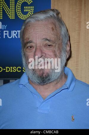 Stephen Sondheim en apparence en magasin pour nous déambulons le long rouleau : 2012 Rappel ! Cast Enregistrement Événements, Barnes et Noble Book Store, New York, NY 10 juillet 2012. Photo par : Derek Storm/Everett Collection Banque D'Images