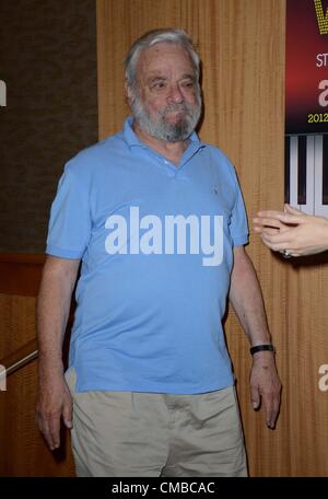 Stephen Sondheim en apparence en magasin pour nous déambulons le long rouleau : 2012 Rappel ! Cast Enregistrement Événements, Barnes et Noble Book Store, New York, NY 10 juillet 2012. Photo par : Derek Storm/Everett Collection Banque D'Images