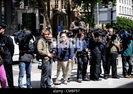 Londres, Royaume-Uni. Le mercredi 11 juillet 2012. L'intérêt des médias pour le capitaine de Chelsea John Terry Procès à Westminster Magistrates Court, Marylebone Road, London, England, UK Banque D'Images