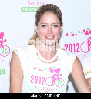 Doutzen Kroes en apparence en magasin pour Victoria's Secret 2e cycle Supermodel Cancer Research, SoulCycle bénéficiant de l'Upper East Side, New York, NY, 11 juillet 2012. Photo par : Andres Otero/Everett Collection. USA. Banque D'Images