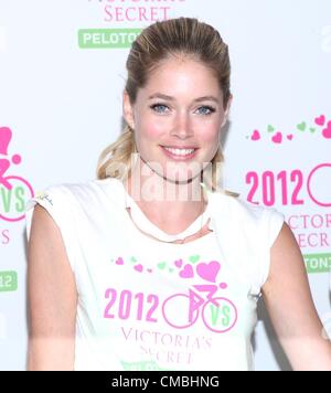 Doutzen Kroes en apparence en magasin pour Victoria's Secret 2e cycle Supermodel Cancer Research, SoulCycle bénéficiant de l'Upper East Side, New York, NY, 11 juillet 2012. Photo par : Andres Otero/Everett Collection. USA. Banque D'Images