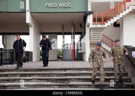 Londres, Royaume-Uni. 12 juillet, 2012. Fred Wigg Tower, une tour bloc d'appartements sur le Montague Road Estate dans traverser Leytonstone, East London. Le 12 juillet 2012, les militaires sont arrivés à installer des missiles sol-air sur le toit de l'immeuble. Des résidents se sont plaints d'avoir les missiles pendant les Olympiques pourraient augmenter la probabilité d'une attaque terroriste dans la région. D'autre part, la Police métropolitaine ont conclu qu'il n'y a pas de "menace crédible". Banque D'Images