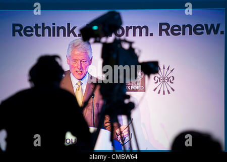 13 juillet 2012 Le président Bill Clinton, fondateur de la Fondation William J. Clinton et 42e président des États-Unis d'Amérique, les 2 jours de conférence, discuter et contester les idées préconçues à propos de la situation politique et économique, 250 leaders mondiaux dans le domaine des affaires, des finances, des universités et de la politique à partir d'une nouvelle conversation sur la gestion des ressources naturelles et à l'alignement de la pensée à long terme et les bénéfices. Ressource est fondée par la Fondation Rothschild, Université d'Oxford et Smith School of Enterprise et de l'environnement, a accueilli à l'examen de l'Université d'Oxford Scho Banque D'Images