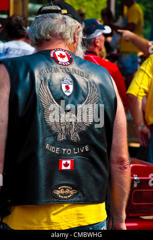 13. 07. 2012 Port Dover Ontario Canada, vendredi 13e croisière en moto. Des milliers d'amateurs de moto se rendent à Port Dover, ville du lac Érié, et des dizaines de milliers de cyclistes et de visiteurs pourront se rendre à la ville d'environ 5000 000 habitants toute l'année le long de la rive nord du lac Érié pour cet événement traditionnel. Banque D'Images