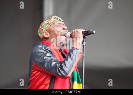 14-7-2012 : Guilford, UK - Jimmy Cliff l'exécution au jour 2 de Guilfest 2012 Banque D'Images