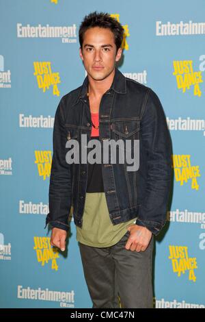 Michael Trevino au Comic-Con 2012 pour des arrivées internationales : l'hebdomadaire de divertissement Parti, San Diego Convention Center, San Diego, CA, 14 juillet 2012. Photo par : Emiley Schweich/Everett Collection Banque D'Images