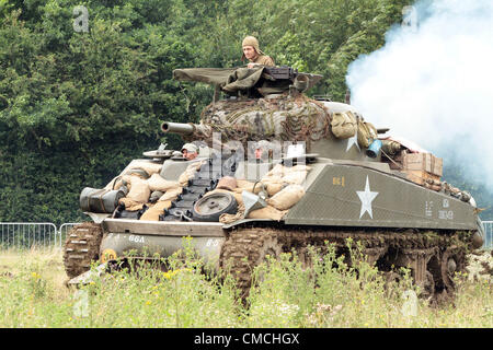 18 juillet 2012. Londres, Royaume-Uni. Le plus grand militaire annuel événement a commencé ses cinq jours à la guerre et paix Show à Hop Farm, Paddock Wood, Kent. Les amateurs de partout dans le monde en costumes et accessoires prendre part à cinq jours de batailles simulées et des scènes de la Première et Deuxième guerres mondiales. Banque D'Images