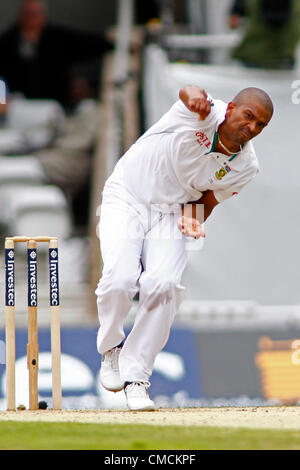 UK. 19/07/2012 Londres, Angleterre. L'Afrique du Sud Vernon Philander bowling au cours de l'Investec international cricket test match entre l'Angleterre et l'Afrique, a joué à la Kia Oval Cricket Ground : crédit obligatoire : Mitchell Gunn Banque D'Images