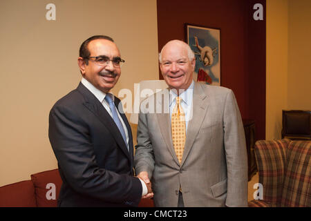 S.e. le général Cheikh Rashed Bin Abdulla Al Khalifa, Ministre de l'intérieur rencontre le sénateur Ben Cardin (D-MD), lors d'une visite officielle au Capitole à Washington DC, le mardi 17 juillet, 2012. Banque D'Images