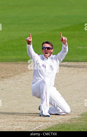 20/07/2012 Londres, Angleterre. L'Angleterre Graeme Swann appels à un guichet au cours de l'Investec international cricket test match entre l'Angleterre et l'Afrique, a joué à la Kia Oval Cricket Ground : crédit obligatoire : Mitchell Gunn Banque D'Images