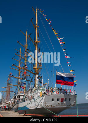 Navire russe Mir amarré à Lisbonne pour la Tall Ship Race 2012 Banque D'Images