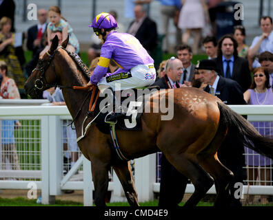 22.07.2012 Ascot, en Angleterre. 5. Izzy Boy (USA). Jockey : Joe Fanning. Propriétaire : John Guest Racing. Formateur : George Margarson, Newmarket dans l'Anders Foundation E.B.F Crocker Bulteel Maiden Stakes (classe 2) au cours de la Semaine de la propriété dispose d''Ascot Betfair Raceday. Banque D'Images