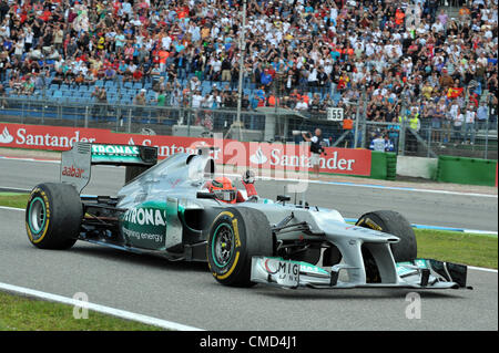 22.07.2012. Hockenheim, Allemagne. Pilote de Formule 1 allemand Michael Schumacher Mercedes AMG de vagues pour les fans après le Grand Prix de Formule 1 de l'Allemagne à la piste de course d'Hockenheim à Hockenheim, Allemagne, 22 juillet 2012. Credit : Action Plus de Sports / Alamy Live News Banque D'Images