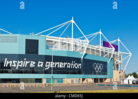 Coventry, Angleterre, Royaume-Uni, 22 juillet 2012. Stade de la ville de Coventry (nom temporaire de la Ricoh Arena) en préparation pour le premier événement de football olympique de Londres 2012 qui débutera le 25 juillet 2012, deux jours avant la cérémonie officielle d’ouverture des Jeux olympiques. Coventry sera le premier site en Angleterre à organiser un Olympic event.noW de 2012 appelé Coventry Building Society Arena Banque D'Images