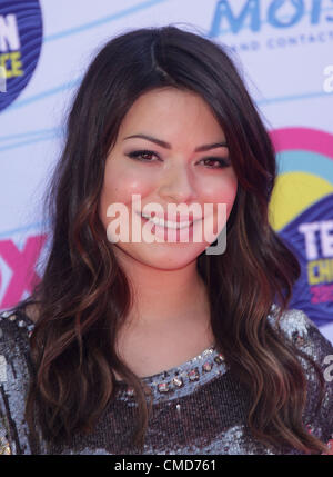 Le 22 juillet 2012 - Los Angeles, Californie, États-Unis - Miranda Cosgrove arrive pour les Teen Choice Awards 2012 à l'Amphithéâtre Gibson. (Crédit Image : © Lisa O'Connor/ZUMAPRESS.com) Banque D'Images