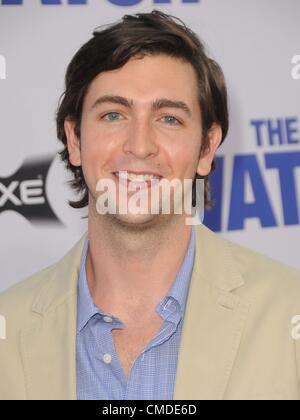 Le 23 juillet 2012 - Los Angeles, Californie, États-Unis - Nicholas Braun participant à la Los Angeles Première de ''the Watch'' tenue à l'Grauman's Chinese Theatre à Hollywood, Californie le 23 juillet 2012. Crédit Image : 2012(Â© D. Long/Globe Photos/ZUMAPRESS.com) Banque D'Images