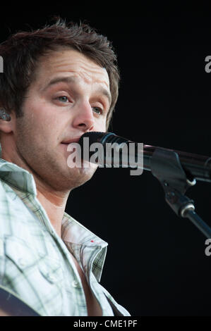 WHEATLAND, CA - le 23 juillet : l'Easton Corbin ouvre pour Brad Paisley pour échapper à la Réalité Virtuelle World Tour à Sleep Train Amphitheatre à Wheatland, Californie le 23 juillet 2011 Banque D'Images