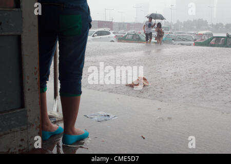 À la fin de juillet 2012, en Chine à Pékin et de nombreuses régions ont souffert des fortes pluies, tels que Tianjin.4 heures de l'après-midi du 28 juillet, Tangshan, Province de Hebei a également commencé à partir de l'averse. Banque D'Images