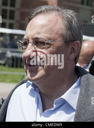 29 juillet 2012 - Los Angeles, Californie, Etats-Unis - le président du Real Madrid Florentino Perez au campus de l'UCLA à Los Angeles, Californie, Dimanche 29 Juillet, 2012. Le Real Madrid est arrivé à faire face à la LA Galaxy dans un match amical cette semaine. (Crédit Image : © Javier Rojas/Prensa Internacional/ZUMAPRESS.com) Banque D'Images