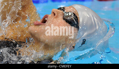 Simona Baumrtova de République tchèque participe à un groupe de femmes 100 mètres dos natation de chaleur au Jeux Olympiques d'été de 2012, le dimanche 29 juillet 2012, à Londres, en Grande-Bretagne. (Photo/CTK Radek Petrasek) Banque D'Images