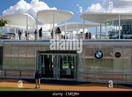 La commandite d'entreprise, image de marque et la vente au détail dans le Parc olympique de Londres 2012 - BMW & Mini pavilion Banque D'Images