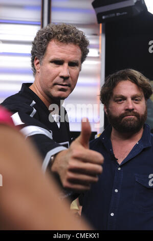 30 juillet 2012 - Toronto, Ontario, Canada - Acteurs Will Ferrell et Zach Galifianakis promu leur nouveau film ''La campagne email'' à nouveau.music.Live studio à Toronto (crédit Image : ©/ZUMAPRESS.com) Vidyashev Igor Banque D'Images