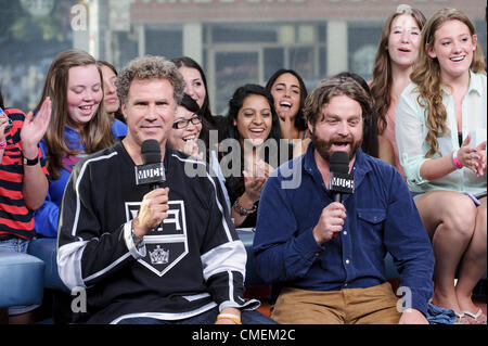 30 juillet 2012 - Toronto, Ontario, Canada - Acteurs Will Ferrell et Zach Galifianakis promu leur nouveau film ''La campagne email'' à nouveau.music.Live studio à Toronto (crédit Image : ©/ZUMAPRESS.com) Vidyashev Igor Banque D'Images