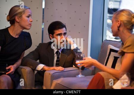 30 juillet 2012 - San Francisco, Californie, États-Unis - l'acteur Jason Schwartzman et sa femme LexusAttracts BRADY CUNNINGHAM assister à l'événement pour la première de la nouvelle Lexus LS berline de luxe de phare à vue sur la ville. (Crédit Image : © Mark Avery/ZUMAPRESS.com) Banque D'Images