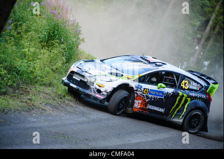 JYVÄSKYLÄ, FINLANDE - 2 août : Ken Block et Alex Gelsomino des USA d'Italia en concurrence dans leur Monster World Rally Team Ford Fiesta RS WRC Pendant Jour 1 de la WRC Rallye de Finlande le 2 août 2012 à Jyväskylä, Finlande Banque D'Images