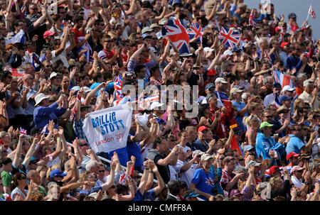 2 août 2012. Photo des fans pendant la demi-finale du K-1 kayak femmes slalom aux Jeux Olympiques d'été de 2012, le jeudi 2 août 2012, à Waltham Cross près de Londres. (Photo/CTK Radek Petrasek) Banque D'Images