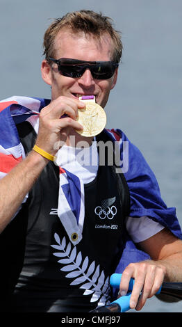 Eton Dorney, UK. Vendredi 3 août 2012. Nouvelle-zélande Mahe Drysdale, médaillé d'or au cours de la cérémonie de remise des prix pour le skiff d'aviron à Eton Dorney, près de Windsor, en Grande-Bretagne, au Jeux Olympiques d'été de 2012, le vendredi 3 août 2012. (Photo/CTK Radek Petrasek) Banque D'Images