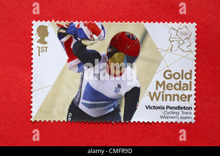 UK. Samedi 4 août 2012. Stamp pour honorer le médaillé d'or olympique Victoria Pendleton dans le cyclisme sur piste Keirin femmes événement. Banque D'Images