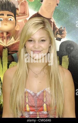 Olivia Holt aux arrivées pour JJJJJJJJJJJ Premiere, Universal City Walk Cinemas, Los Angeles, CA 5 août 2012. Photo par : Michael Germana/Everett Collection Banque D'Images