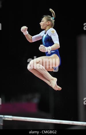 06.08.2012. Londres, Angleterre. Les finales de gymnastique appareils North Greenwich Arena . Victoria Komova de Russie Banque D'Images