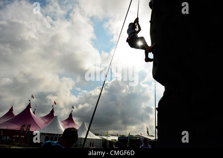 Lundi 6 Août 2012 La National Eisteddfod de Galles, s'est tenue cette année sur un aérodrome désaffecté, en Ile-de-dans la vallée de Glamorgan, à la périphérie de Cardiff Photo © Keith morris Banque D'Images