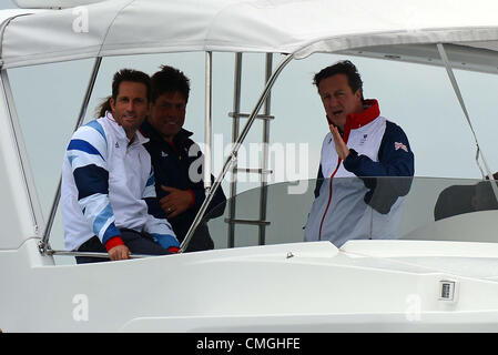 7e août 2012. La voile olympique, le Premier Ministre, David Cameron, visites pour les Jeux Olympiques de 2012 à Londres au lieu de Weymouth et Portland, Dorset, Angleterre, Royaume-Uni. Vu ici regarder le RS:X avec gold medal dans la classe Finn Ben Ainslie août 7th, 2012 PHOTO : SERVICE DE PRESSE DE DORSET Banque D'Images