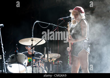 SIBENIK, CROATIE, 8/7/12. Les Ting Tings effectuer au Terraneo Music Festival à Sibenik, Croatie. Banque D'Images