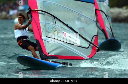 La voile olympique, action pendant les Jeux Olympiques de 2012 à Londres au lieu de Weymouth et Portland, Dorset, Angleterre, Royaume-Uni. Przemyslaw Miarczynski de Pologne remporte la médaille de bronze chez les hommes RS:X Voile, planche à voile août 7th, 2012 Banque D'Images