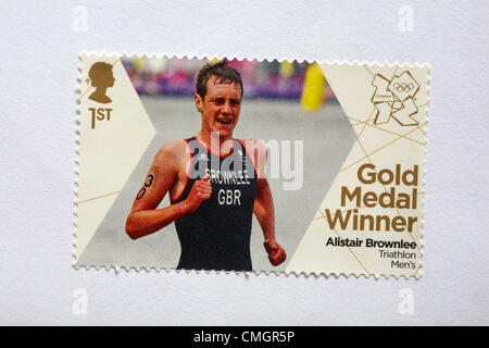 UK Mercredi 8 août 2012. Stamp à honneur médaillé d'Alistair Brownlee dans l'épreuve masculine de triathlon. Timbre acheté et collé sur white à envoyer à supporter olympique. Credit : Carolyn Jenkins / Alamy Live News Banque D'Images