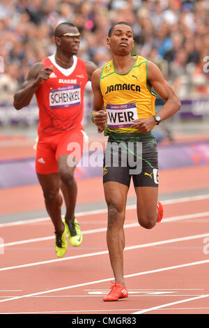 Londres, ANGLETERRE - 7 août, Warren Weir de la Jamaïque dans le mens 200m chauffe pendant la session du matin de l'athlétisme au Stade olympique le 7 août 2012 à Londres, Angleterre Photo de Roger Sedres / Images Gallo Banque D'Images