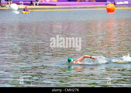 9 août 2012. Hyde Park, London, UK. 9 août 2012. Jeux Olympiques de Londres, des femmes 10k Marathon de natation dans la Serpentine, à Hyde Park. Crédit : Matthieu Chattle / Alamy Live News Banque D'Images