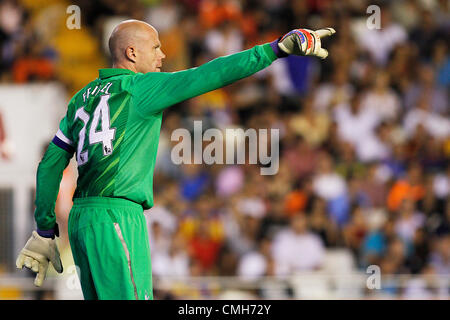 09.08.2012. Valencia Espagne. Match amical pré saison -Valencia CF vs Tottenham Hotspurs - Estadio MESTALLA, Valence, Espagne - gardien de Friedel indique le passage à sa défense Banque D'Images