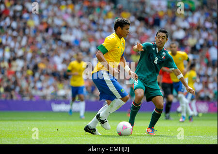 11.08.2012 Londres, Angleterre. Thiago Silva du Brésil (humains) en action pendant les Jeux Olympiques finale chez les hommes entre le Brésil et le Mexique, du stade de Wembley. Banque D'Images