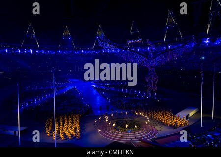 13 août 2012 - London, England, United Kingdom - La flamme olympique est éteinte à la cérémonie de clôture pendant les Jeux Olympiques de Londres en 2012 au Stade olympique le 13 août 2012 à Londres, Royaume-Uni. (Crédit Image : © Paul Kitagaki Jr./ZUMAPRESS.com) Banque D'Images