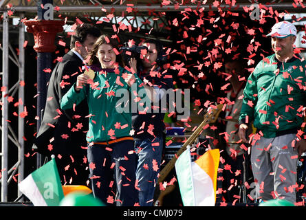 13 Aug 2012 Dublin - Katie Taylor Médaille d'or en boxe Women's champion léger à son domicile venant à Bray, Wicklow, Irlande Banque D'Images
