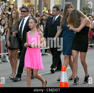 SYLVESTER STALLONE & JENNIFER FLAVIN & & SIXTINE SOPHIA & SCARLET & d'usure 2. Première mondiale HOLLYWOOD LOS ANGELES CALIFO Banque D'Images