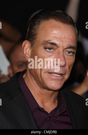 JEAN-CLAUDE VAN DAMME d'usure 2. Première mondiale HOLLYWOOD LOS ANGELES CALIFORNIA USA 15 Août 2012 Banque D'Images