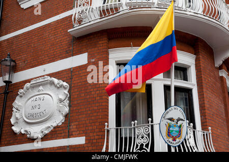 Londres, Royaume-Uni. Jeudi 16 août 2012. Drapeau de l'Equateur à l'extérieur de l'ambassade de l'Équateur que l'information arrive que Julian Assange sera accordé l'asile politique. Banque D'Images