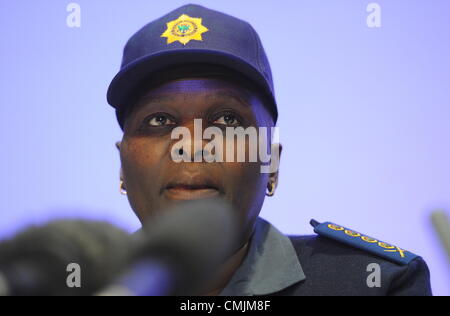 17Th Aug 2012. RUSTENBURG, AFRIQUE DU SUD : Commissaire de Police nationale Riah Phiyega mémoires les médias le 17 août 2012 sur la fusillade qui a eu lieu en dehors de l'établissement informel Nkaneng près de la mine de Lonmin, au nord-ouest de l'Afrique du Sud. Phiyega a confirmé que 34 mineurs en grève ont été tués, et 78 blessés. (Photo par Gallo Images / Photos / Felix24 Dlangamandla). Credit : Gallo images / Alamy Live News Banque D'Images